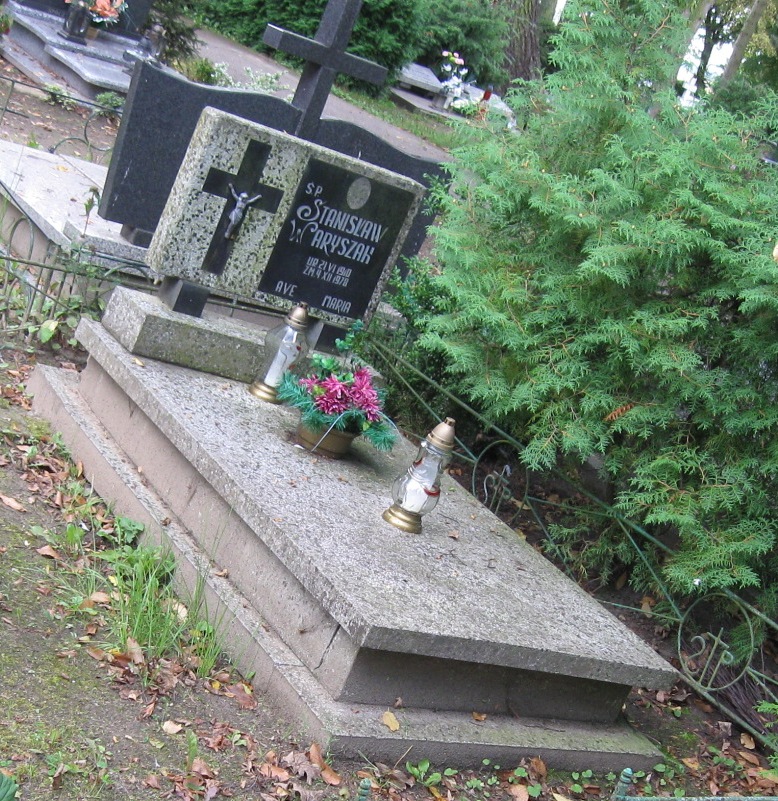 Grób Helena Waryszak