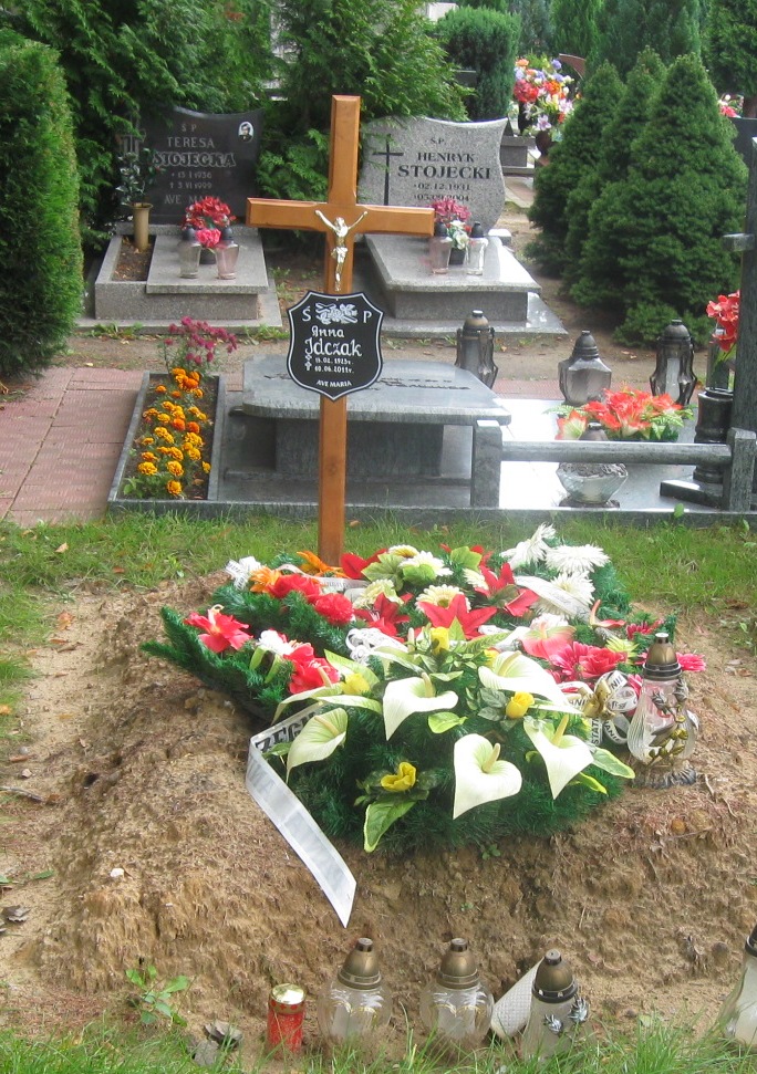 Grób Irena Plumer